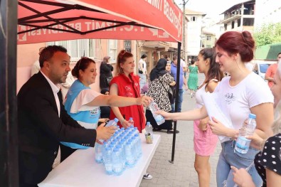 Izmit Belediyesi, KPSS'ye Giren Adaylari Yine Yalniz Birakmadi