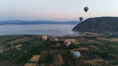 Salda Gölü'nde Sicak Hava Balonuyla Ilk Uçus