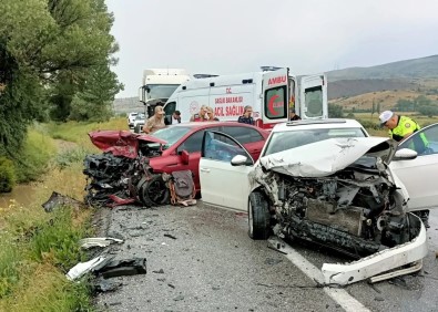 Erzincan'da Trafik Kazasi Açiklamasi 4 Yarali