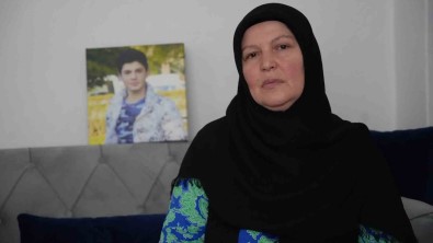 15 Temmuz'un En Genç Sehitlerinden Olan Mahir Ayabak'in Annesi O Geceyi Gururla Anlatti