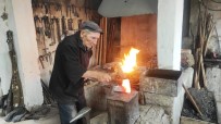 75 Yasindaki Hasan Usta, Yarim Asirdir Demir Dövüyor Haberi