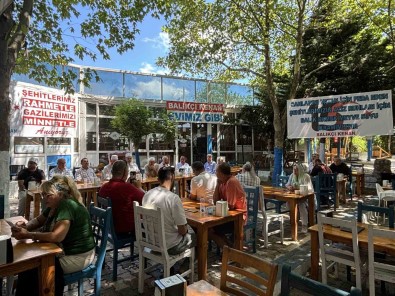 Balikçi Kenan'dan 15 Temmuz Sebebiyle 5 Gün Ücretsiz Balik Ekmek Ikrami