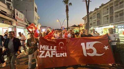 Demokrasi Mesalesinin Atesinin Yakildigi Marmaris'te 15 Temmuz Demokrasi Ve Milli Birlik Programi Düzenlendi