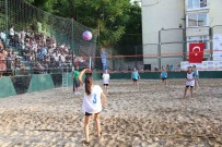 Gölcük'te Plaj Voleybol Turnuvasi Heyecani Basliyor
