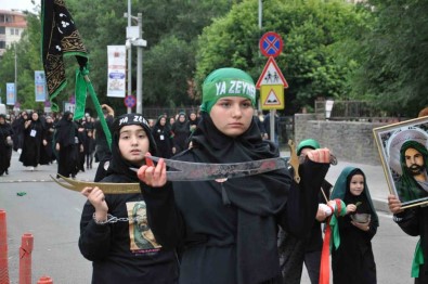Kars'ta Kerbela Sehitlerine Agitlar Yakildi