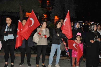 Karslilar 15 Temmuz'un 8. Yil Dönümünde Meydanlari Doldurdu