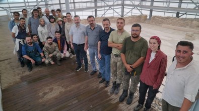 Rektör Kirisik Hadrianopolis Antik Kenti'ni Gezerek Çalismalar Hakkinda Bilgi Aldi