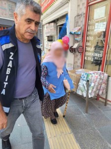 Dilencilik Yaparak Topladigi Paralar Ilaç Kutusundan Çikti