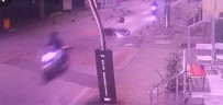Kasksiz Kaza Yapan Motosiklet Sürücüsü, Yogun Bakimda Hayatini Kaybetti Haberi