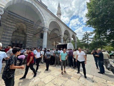 Tokat'ta Muharrem Ayi Coskusu Açiklamasi 5 Camide Asure Dagitildi