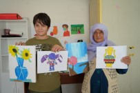 10 Yasindaki Küçük Yetenek Yaptigi Resimlerle Kendine Hayran Birakiyor