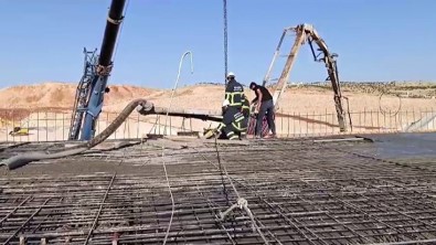 Beton Pompasinin Altinda Kalan Insaat Isçisi Feci Sekilde Can Verdi