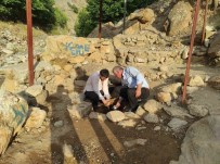 Doktor Yerine Sifali Olduguna Inandiklari Suda Çareyi Ariyorlar Haberi