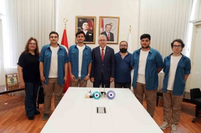 Egeli Genç Mühendisler Dünyanin En Büyük Roketçilik Yarismasina Damga Vurdu