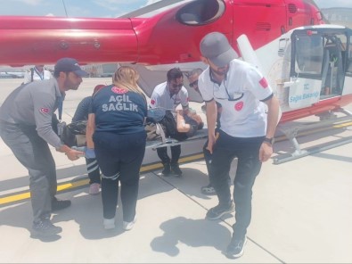 Gögüs Agrisi Sikayeti Olan Hasta Için Helikopter Ambulans Havalandi