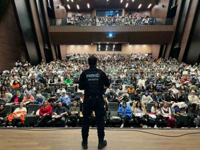 Isparta'da Narkotik Ekiplerince Bin 650 Ögretmene Egitim Verildi
