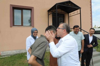 Vali Polat, LGS Sampiyonu Evinde Ziyaret Etti