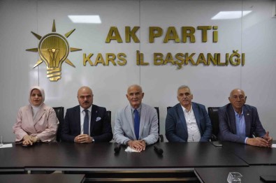 AK Parti Genel Baskan Yardimcisi Yilmaz , Kars'ta Basinla Bulustu