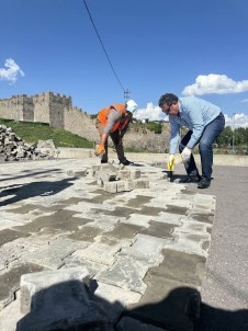 Baskan Demir, Otopark Çalismalarini Inceledi