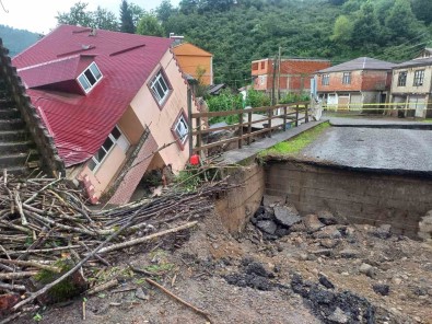 Giresun'da Siddetli Yagislar Sel Ve Heyelanlara Neden Oldu