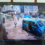 Rize'de Otomobilin Çarptigi Kadin Yaralandi, Kaza Ani Kameraya Yansidi Haberi