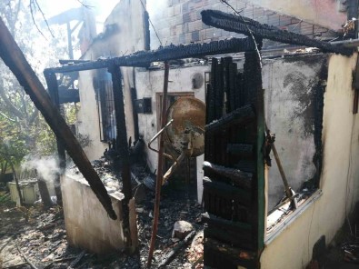 Tokat'ta Iki Katli Ev Alevlere Teslim Oldu
