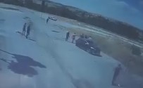 16 Yasindaki Çocugun Yaptigi Kaza Güvenlik Kamerasinda Açiklamasi 1'I Agir 6 Yarali Haberi