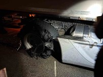 Lastigi Patlayan Tirin Deposu Hasar Gördü, Yola Yakit Döküldü