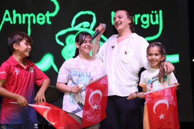 Yalova'nin Düsman Isgalinden Kurutulusu Coskuyla Kutlandi