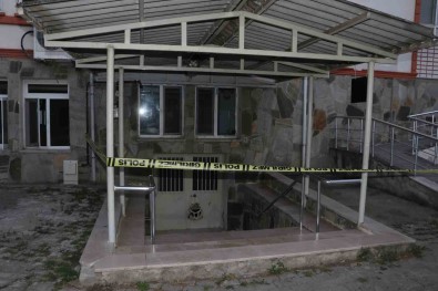 Amasya'da Cami Kapisindaki Süpheli Çanta Fünye Ile Patlatildi