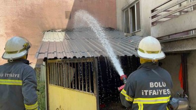 Oyun Oynayan Çocuklar Garajda Yangin Çikardi