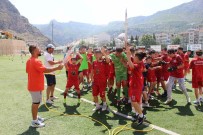 Antrenmanda Sicak Havaya Karsi Hortumlu Serinleme