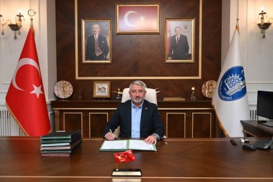 Baskan Asgin, Basin Bayrami'ni Kutladi