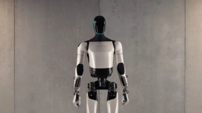 Elon Musk duyurdu: Gelecek yıl Robotlar devreye girecek...
