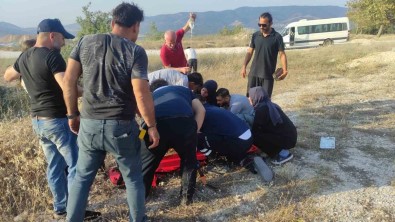 Kayaliklara Uçan Motosiklette 2 Genç Agir Yaralandi