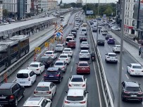 Küçükçekmece'de IBB'nin Yol Çalismasi Trafik Çilesine Döndü