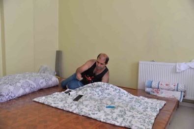 Meslegin Son Temsilcilerinden Açiklamasi 30 Yildir El Yapimi Yorgan, Dösek Ve Yastik Yapiyor