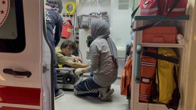 'Sigaram Yok' Deyince Sirtindan Biçaklanarak Yaralandi