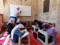 Yaz Kur'an Kursunda Hat Sanatini Ögreniyorlar Haberi