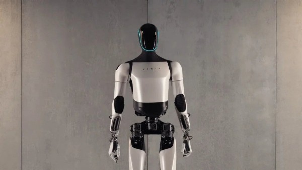 Elon Musk duyurdu: Gelecek yıl Robotlar devreye girecek...