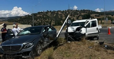 Amasya’da feci kaza: Çok sayıda yaralı var
