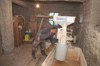 Ilçenin Son Degirmencisi Teknolojiyle Yarisiyor