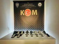 Kocaeli'de 1.5 Milyon TL Degerinde 15 Kaçak Cep Telefonu Ele Geçirildi