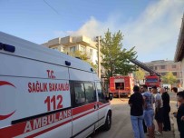 Saglik Personeli Yangini Izleyenleri 'Dumandan Kaçin, Zehirleneceksiniz' Anonsuyla Dagitti Haberi