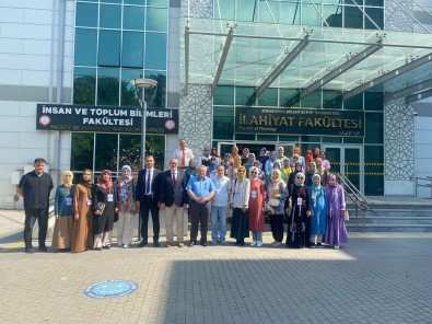 Zonguldak Bülent Ecevit Üniversitesi'nde Türk Edebiyati Söylesisi Gerçeklestirildi