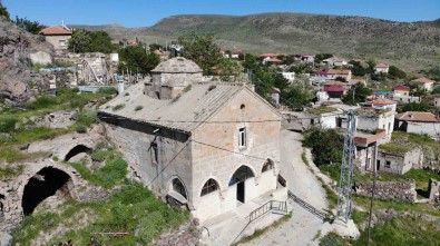 Aksaray'daki 244 Yillik Kiliseden Çevrilen Cami Imam Bekliyor