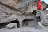 Ani Ören Yeri'nde Ilk Kaya Mescidi Gün Yüzüne Çikarildi Haberi