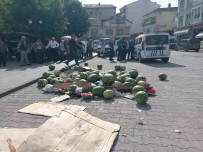 Karpuz Satisi Için Izin Verilmeyen Vatandas Sinir Krizi Geçirdi Haberi