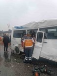 Tirla Dolmusun Çarpistigi Kazada 9 Kisi Yaralandi