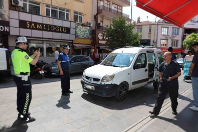 Kirikkale'de Polis Ve Zabitadan Denetim Açiklamasi Hatali Park Yapanlara Ceza Yagdi